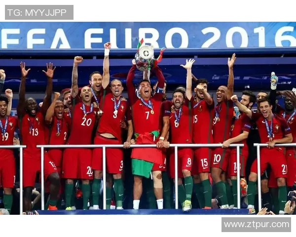 天下足球巨星汇聚 谁是足坛最具传奇色彩的明星球员