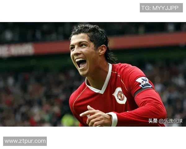 足球传奇之星九宫格解析：盘点世界足坛顶尖球员的风采与荣耀